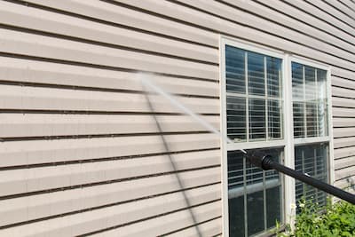 Window Washing: DIY vs. Hiring a Professional